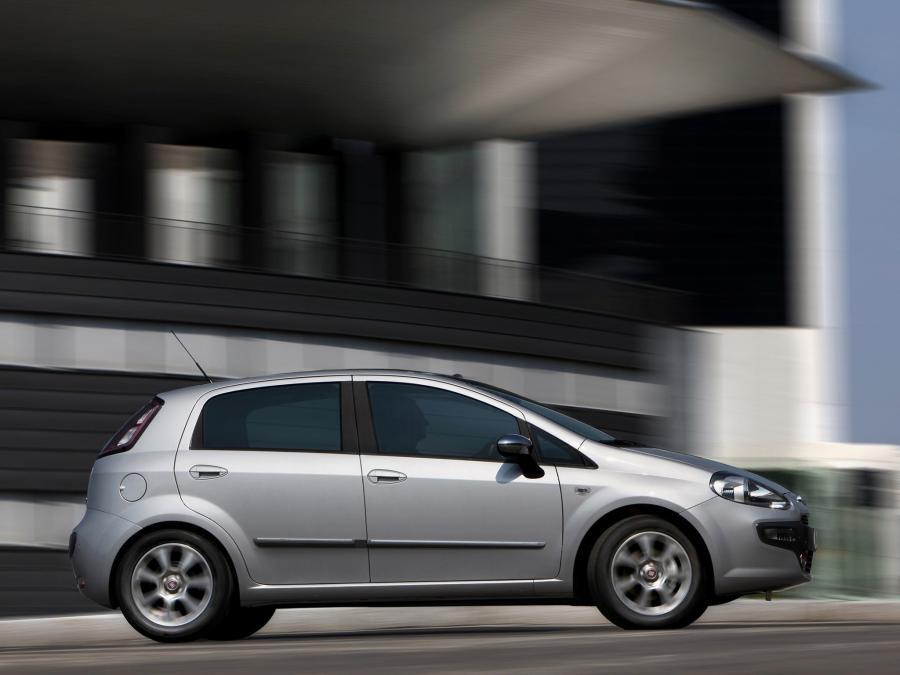  Fiat Punto Evo 5-Door 2009 года  (фото 8 из 16)